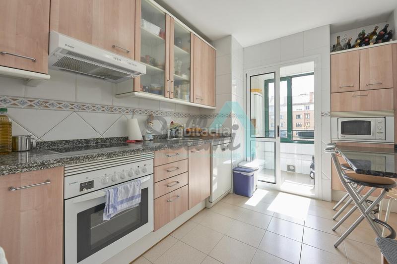 Foto 2781de30-ffb0-47a0-a3ce-cc4726c977d6. Rent flat with heating pool in Viesques Gijón