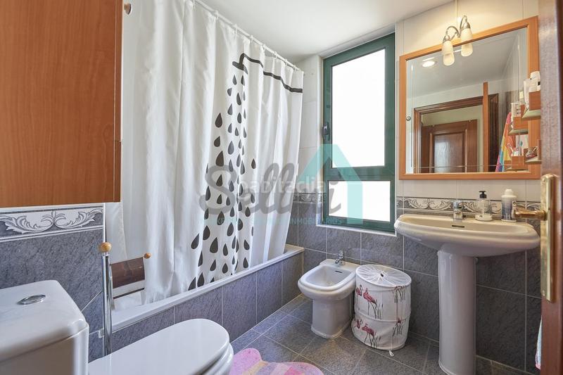 Foto 51e0287e-81f2-4390-a74f-cb9b9cb21d5b. Rent flat with heating pool in Viesques Gijón
