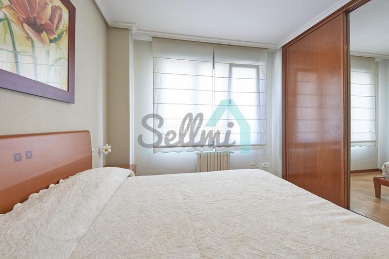 Foto 732e3a4d-4f8c-4102-9aa7-6c6e4f30604c. Rent flat with heating pool in Viesques Gijón