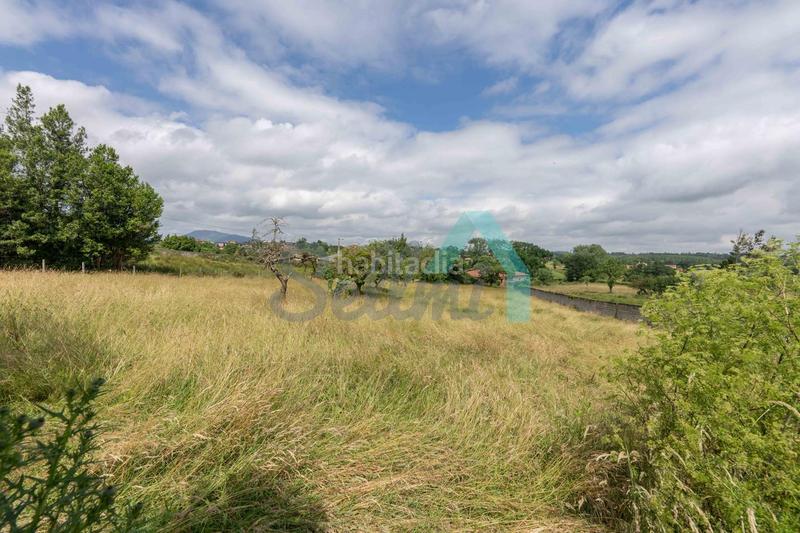 Foto e7874aaa-7fe0-4bf1-968a-2cfafac7de75. Terreno residencial en Viella-Granda-Meres Siero