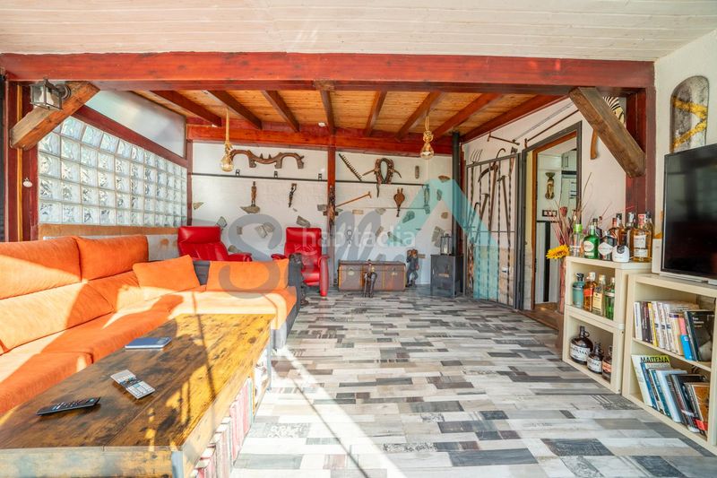 Foto 48f6541f-fb6c-4fb3-a830-b48b2701279d. House with heating in Lena