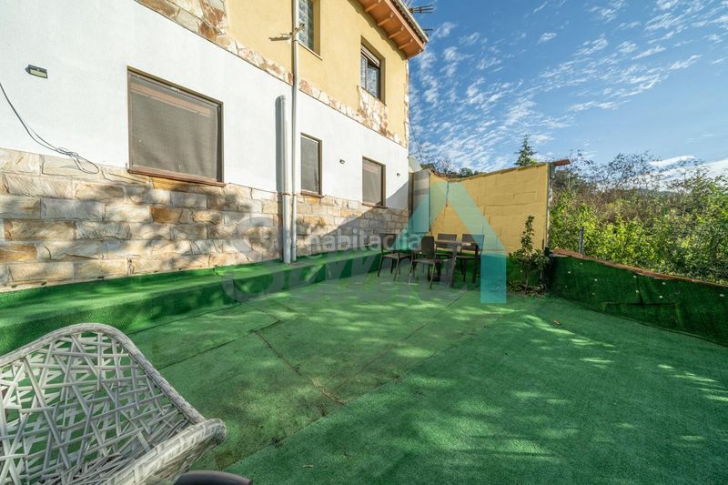 Foto b183d638-4f88-41c8-94f7-b64365abbf89. House with heating in Lena