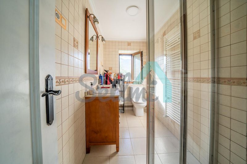Foto c03d3bf7-e693-48d5-87b1-04d2ce589d4d. House with heating in Lena