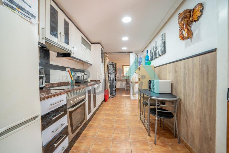 Foto dcccabbf-ea8f-496c-8834-0b38a0aa4771. House with heating in Lena