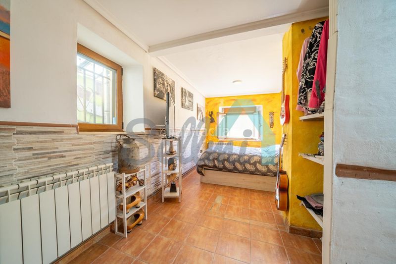 Foto f11e451f-4c1c-4f0c-b4cd-9f4a135abadd. House with heating in Lena