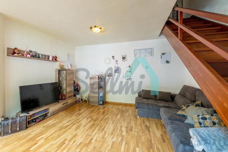 Foto ab96362e-3ef8-4549-8db4-d2fd2529d66e. Dúplex amb calefacció aparcament a Morcín