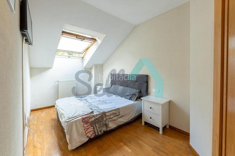 Foto f10a3161-2195-44e4-9f95-250946eb1a2d. Dúplex amb calefacció aparcament a Morcín