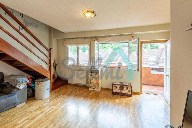 Foto 171c78b2-933c-405f-91b6-8abaa18cc1fe. Zweistöckige wohnung mit heizung parking in Morcín