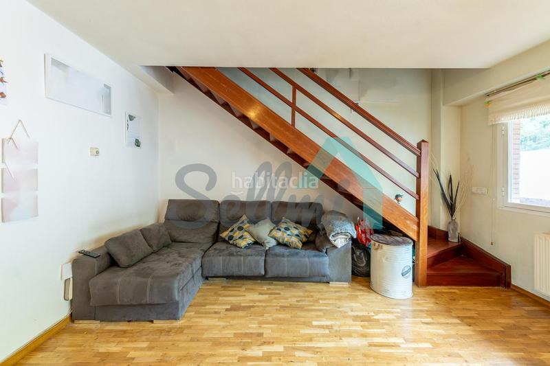 Foto 4e6005fe-8a09-412b-8f3b-3f440953ed01. Zweistöckige wohnung mit heizung parking in Morcín