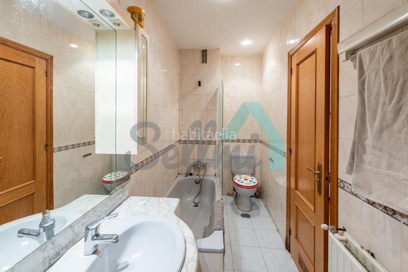 Foto becc06f4-bada-42a9-bcf6-95cd66e0ab17. Zweistöckige wohnung mit heizung parking in Morcín