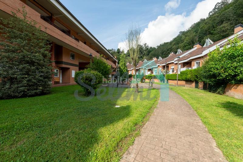 Foto d1ea81e9-b664-43fc-8fb0-2d0986fec3cc. Zweistöckige wohnung mit heizung parking in Morcín