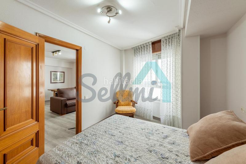 Foto 87a60f37-bb4c-4278-bebf-a3a09bc49173. Rent flat with heating in Parque San Francisco - Uría Oviedo