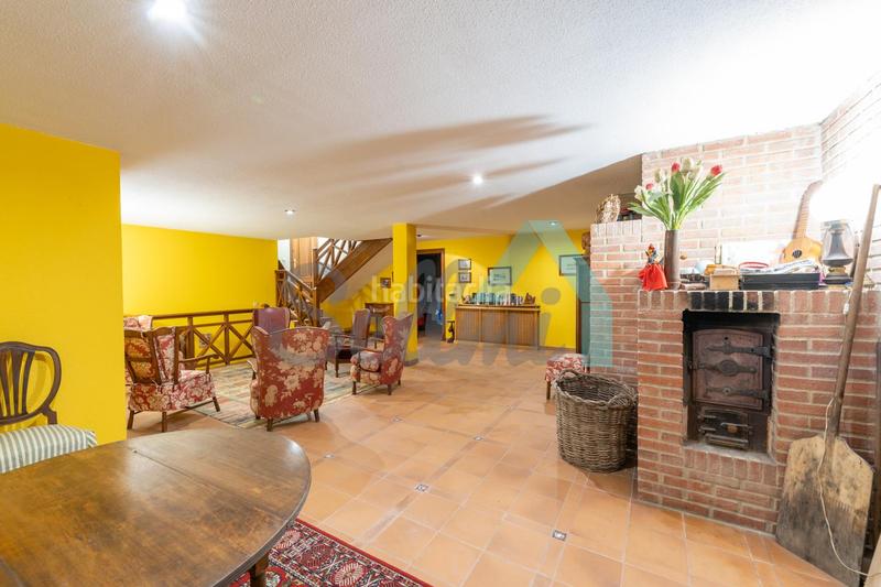 Foto 2fdaf31e-2876-46bc-8280-1ee0a2fd27fd. Casa aparellada amb calefacció aparcament a Llanes pueblo Llanes