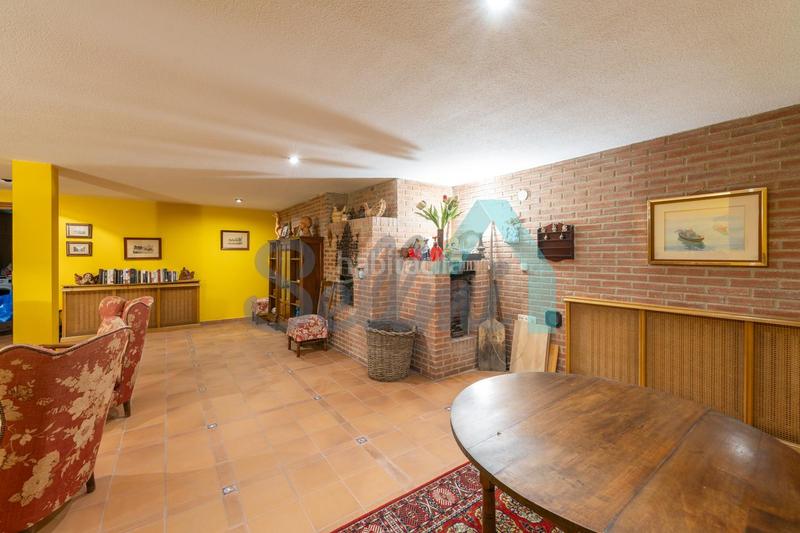 Foto 4d0e882e-626e-4019-84d6-2a80513a1859. Casa aparellada amb calefacció aparcament a Llanes pueblo Llanes