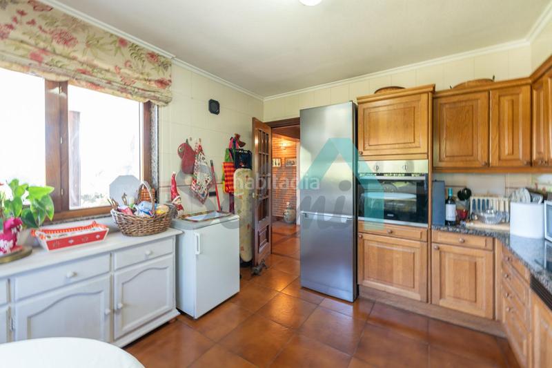 Foto 508d1d3e-2c02-48bb-b0f5-d3376084cfa3. Casa aparellada amb calefacció aparcament a Llanes pueblo Llanes