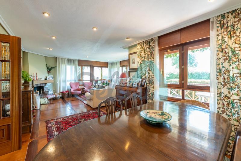 Foto 5135cbc4-62a6-4855-81e9-5bd2c6a6d240. Casa aparellada amb calefacció aparcament a Llanes pueblo Llanes