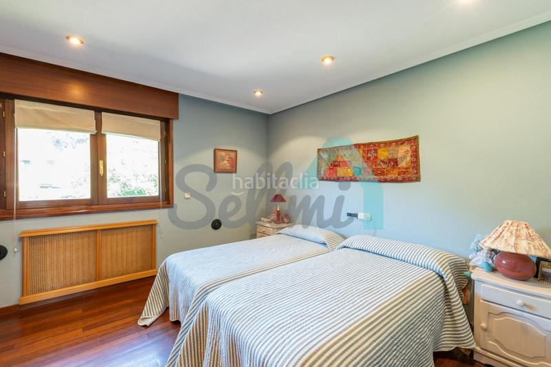 Foto 56b2c28d-81ad-42ab-9bd4-a78f3cf75838. Casa aparellada amb calefacció aparcament a Llanes pueblo Llanes