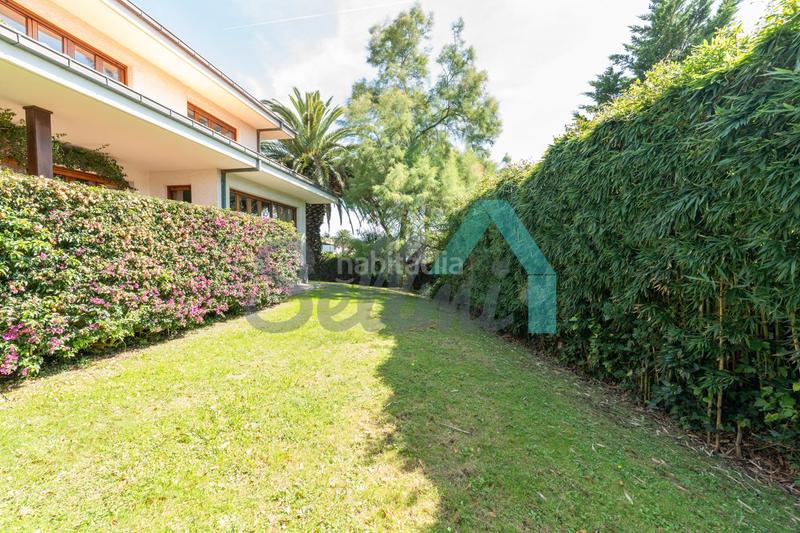 Foto 5df9b86e-eda3-4a27-ad88-3c2aafcea889. Casa aparellada amb calefacció aparcament a Llanes pueblo Llanes