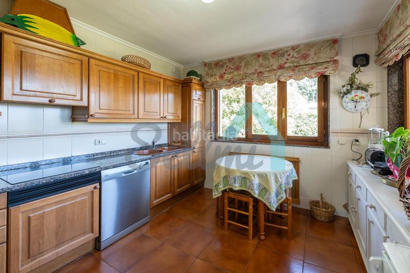 Foto 836c197a-8e8b-45d1-aaa9-6eb4dfc8d6a1. Casa aparellada amb calefacció aparcament a Llanes pueblo Llanes