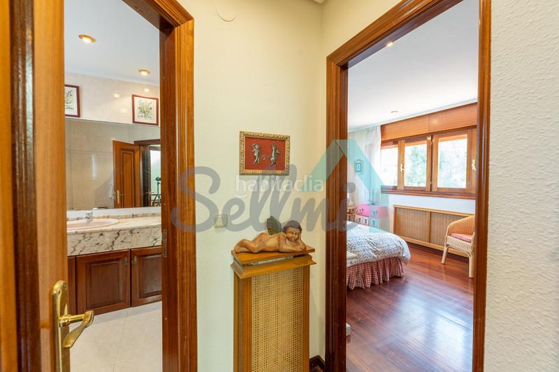 Foto 871372e7-ae7f-4b3c-ab9f-6ddc46f04fe4. Casa aparellada amb calefacció aparcament a Llanes pueblo Llanes