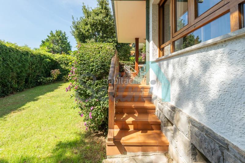 Foto 9de85e3b-81cc-4130-a6a2-b9af60d6c159. Casa aparellada amb calefacció aparcament a Llanes pueblo Llanes