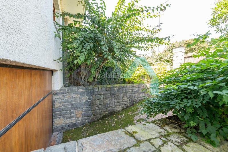 Foto b661ca89-0785-4806-94b9-861151ab47c7. Casa aparellada amb calefacció aparcament a Llanes pueblo Llanes