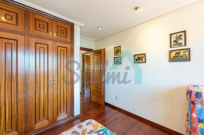 Foto b67ed653-1c6f-43bf-a5d5-cbb223bfd977. Casa aparellada amb calefacció aparcament a Llanes pueblo Llanes