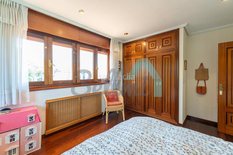 Foto c57c7740-f39c-456c-930c-9322980d2e5e. Casa aparellada amb calefacció aparcament a Llanes pueblo Llanes