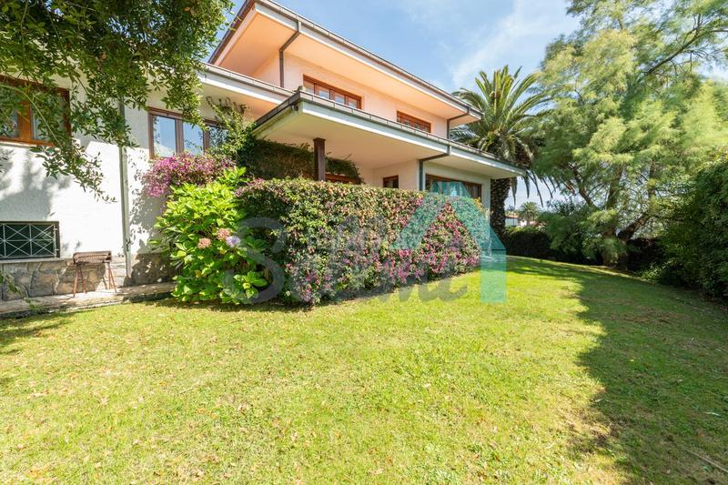 Foto eb9429c5-7338-418c-b59c-988018981a67. Casa aparellada amb calefacció aparcament a Llanes pueblo Llanes