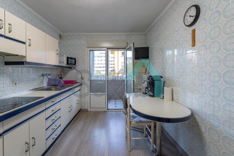 Foto 60152cdd-0ddf-4dd3-be64-fcba9e503de9. Appartamento con riscaldamento parcheggio in El Coto Gijón