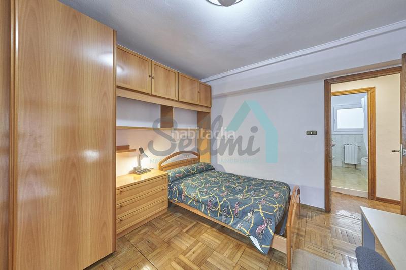 Foto 27fbbc9e-1d6c-4e75-90e7-79ee93a86607. Rent flat with heating in Auditorio - Seminario - Parque de Invierno Oviedo