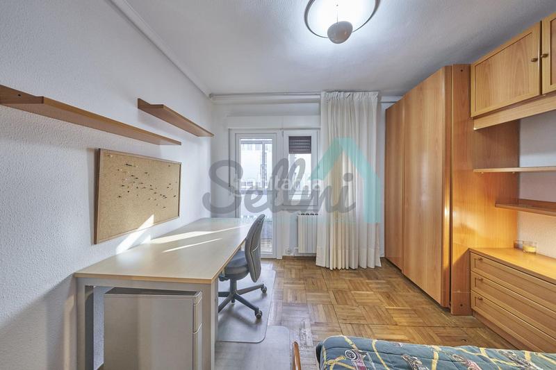 Foto 198424f6-6c4b-4f10-a9e2-2d473b6db9b5. Lloguer pis amb calefacció a Auditorio - Seminario - Parque de Invierno Oviedo