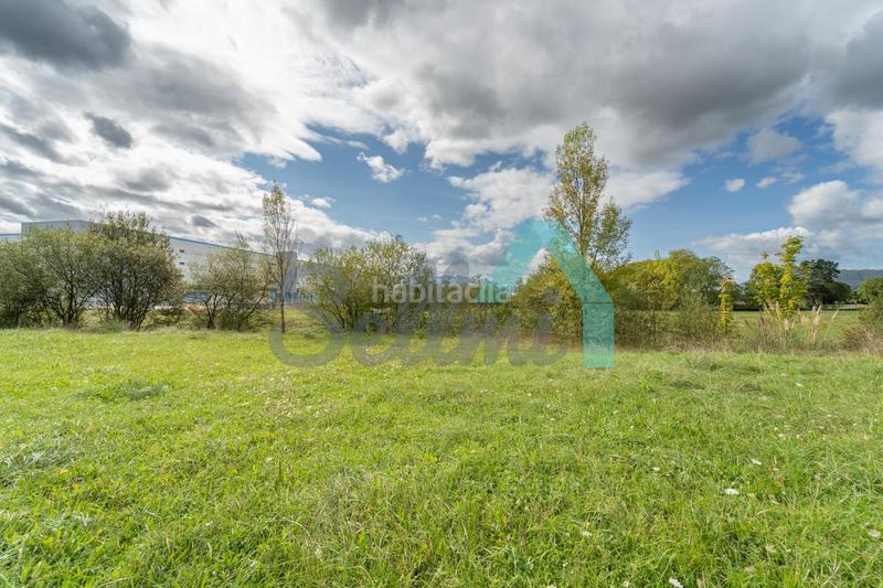 Foto eec98430-c078-4a21-b837-05373bf80e6d. Terreny residencial a Viella-Granda-Meres Siero