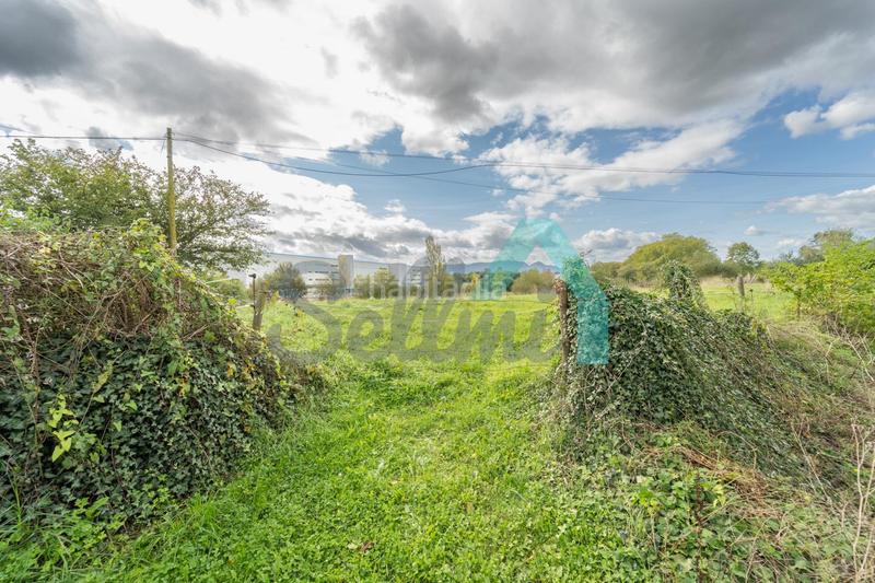 Foto a8c3217f-40e6-4c0c-9c18-4e54826aebb8. Terreno residenziale in Viella-Granda-Meres Siero