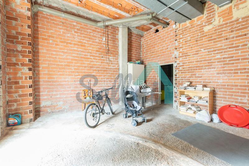 Foto 580cc5bb-35d9-405c-b766-74096d3e5fb4. Rent business premise in Milán - Pumarín Oviedo