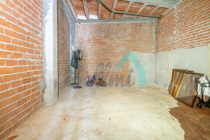 Foto 81f6aea8-891b-4074-9e9b-5f5b6559d3f4. Rent business premise in Milán - Pumarín Oviedo