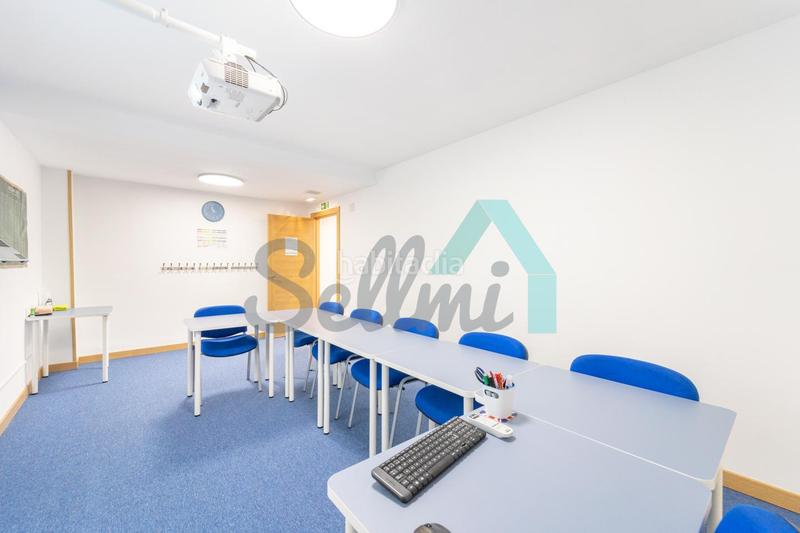 Foto e8e75813-e355-4f30-8639-7a2f2e86bcd4. Rent business premise in Salesas - Foncalada - Campoamor Oviedo