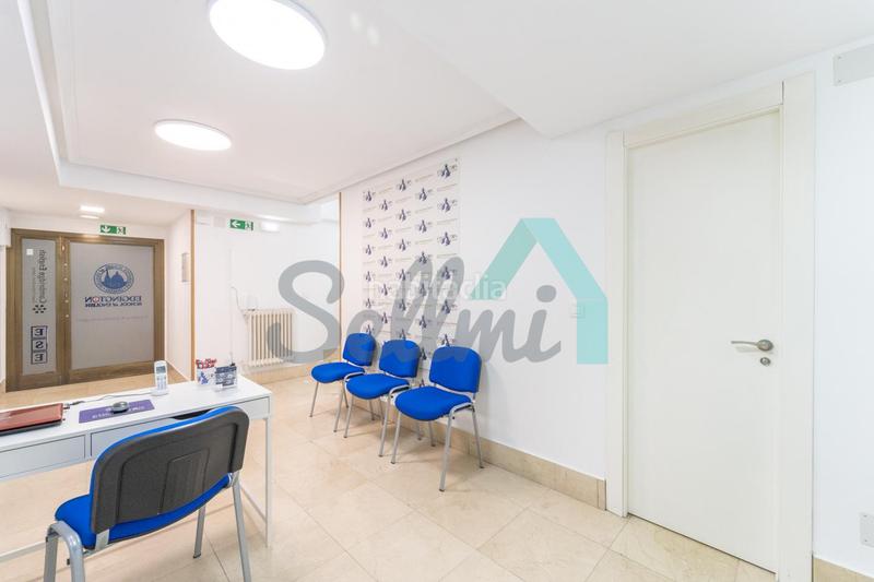 Foto dfdcbcbe-89c9-4de7-bbba-073b4a09089d. Lloguer local comercial a Salesas - Foncalada - Campoamor Oviedo