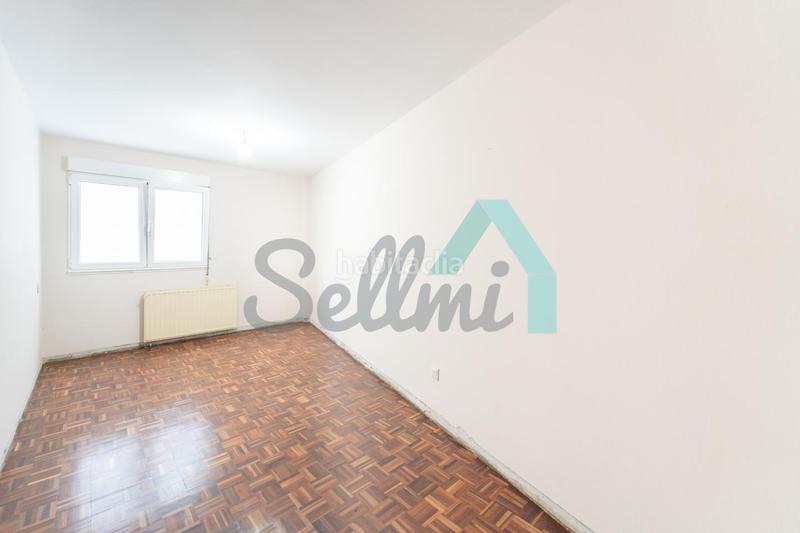Foto bfa7e31d-9a4c-44f9-84d7-0f92c9f68470. Pis amb calefacció a la pola Siero Siero