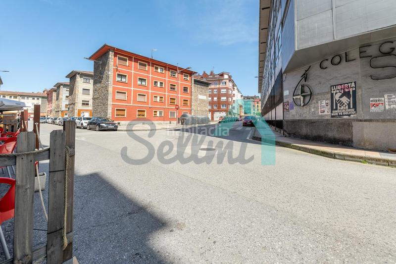 Foto 445ccf0b-25f1-4600-9885-4913c1fe0204. Alquiler local comercial en La Felguera Langreo
