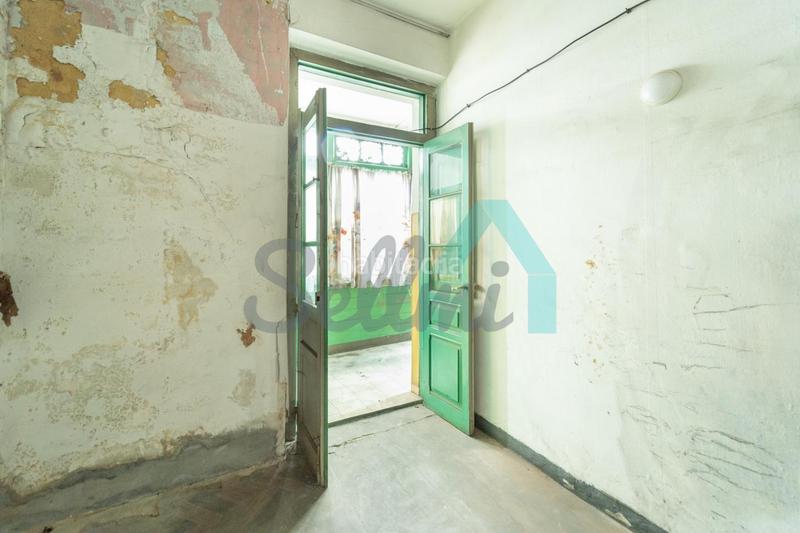 Foto 058dd702-a0df-4d30-9fc9-4d0076a8f07f. Édifice dans Sama Langreo