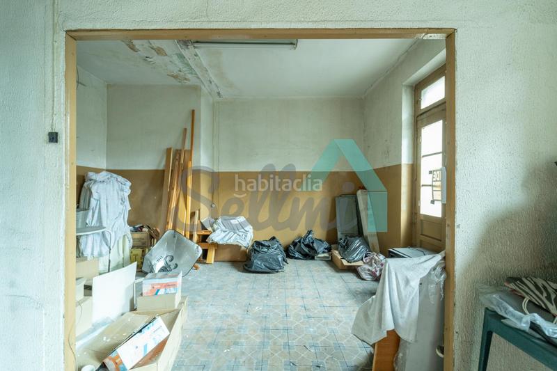 Foto ac2862a6-a05f-46ea-a276-7631da848199. Édifice dans Sama Langreo