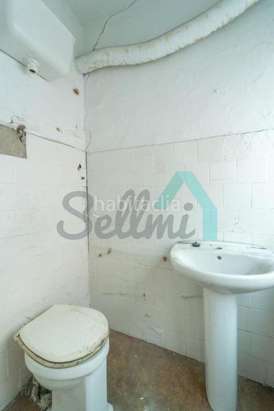 Foto baa72bdd-5d0f-48a6-8623-e8bc513d4c9c. Édifice dans Sama Langreo