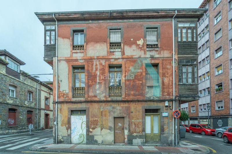 Foto 241f0bb6-f8e5-49f8-925e-e8dd5a8b4090. Edifici a Sama Langreo
