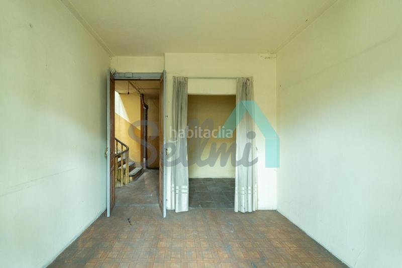 Foto 4b7f2762-efab-4191-bd0c-86a312d63c8f. Edifici a Sama Langreo