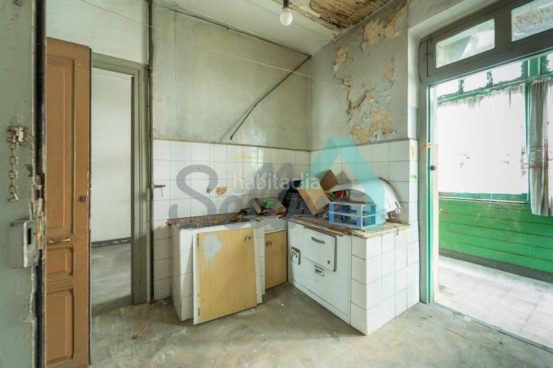 Foto 95fcd215-2f2d-4d09-a3d9-a64264c6ca8b. Edifici a Sama Langreo