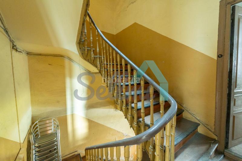 Foto f0e75eb3-546d-4ff5-8d74-8b092ff65aa8. Edifici a Sama Langreo