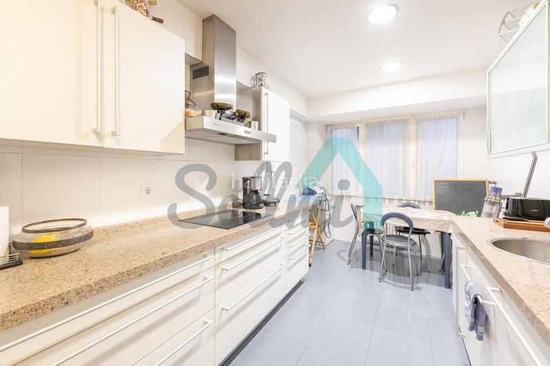 Foto 884fbd68-1fb3-405d-8294-b35a3c6b8aab. Appartamento con parcheggio in Parque San Francisco - Uría Oviedo