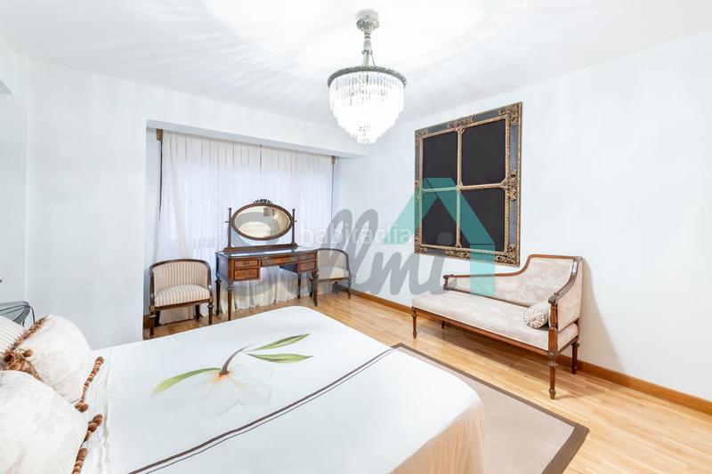 Foto 97e45d3b-9c61-4071-bc26-997ba2558b28. Appartamento con parcheggio in Parque San Francisco - Uría Oviedo