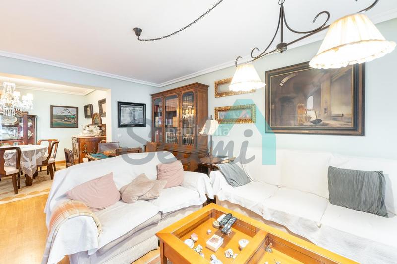 Foto e6ccb547-79ab-4dfa-854d-4b4bd83172c0. Appartamento con parcheggio in Parque San Francisco - Uría Oviedo